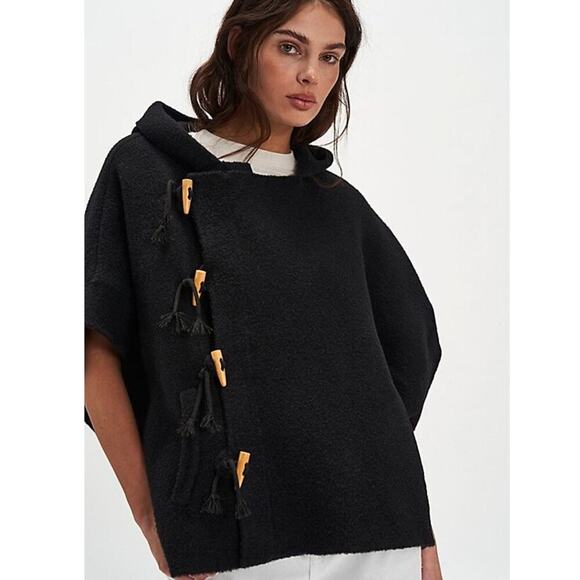 Free People Toggle Poncho Cape Jacket Black One Size Oversized Boho NEW - Picture 1 of 8